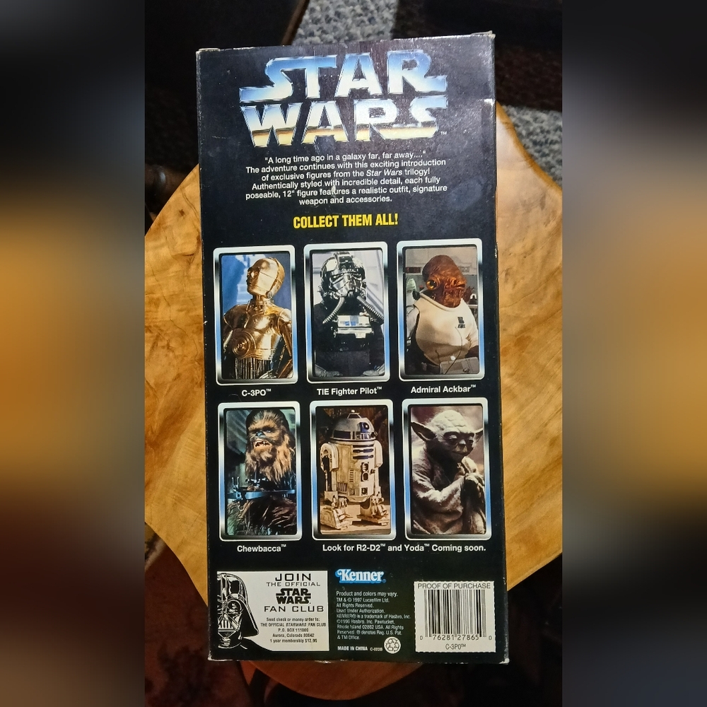 Star Wars Collector Series C-3PO Action Figure - Gold and Black - Picture 4 of 6